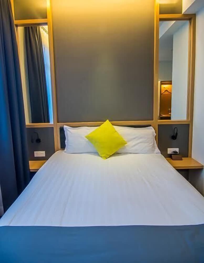 Фото B Street Hotel