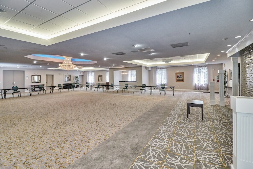 Фото Holiday Inn Express Hotel & Suites Clearwater/Us 19 N, an Ihg Hotel