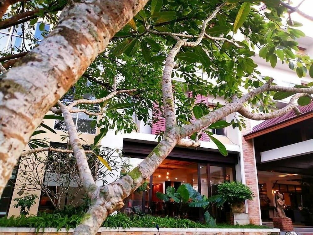 Фото Nana Buri Hotel