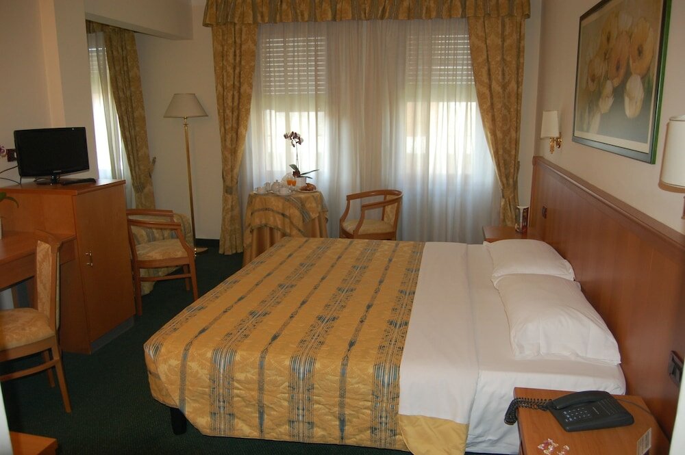 Фото Hotel Galant