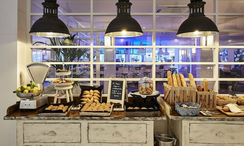 Внешний вид отеля Hotel Delamar в Льорет-де-Маре, фото 5