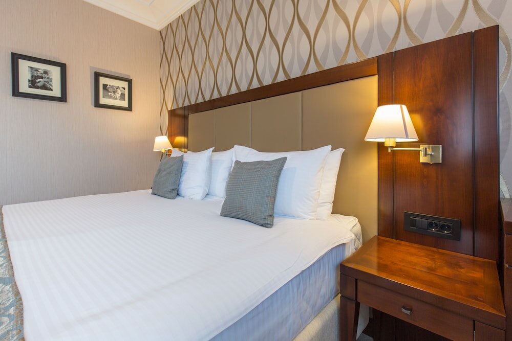 Фото Xenon Hotel