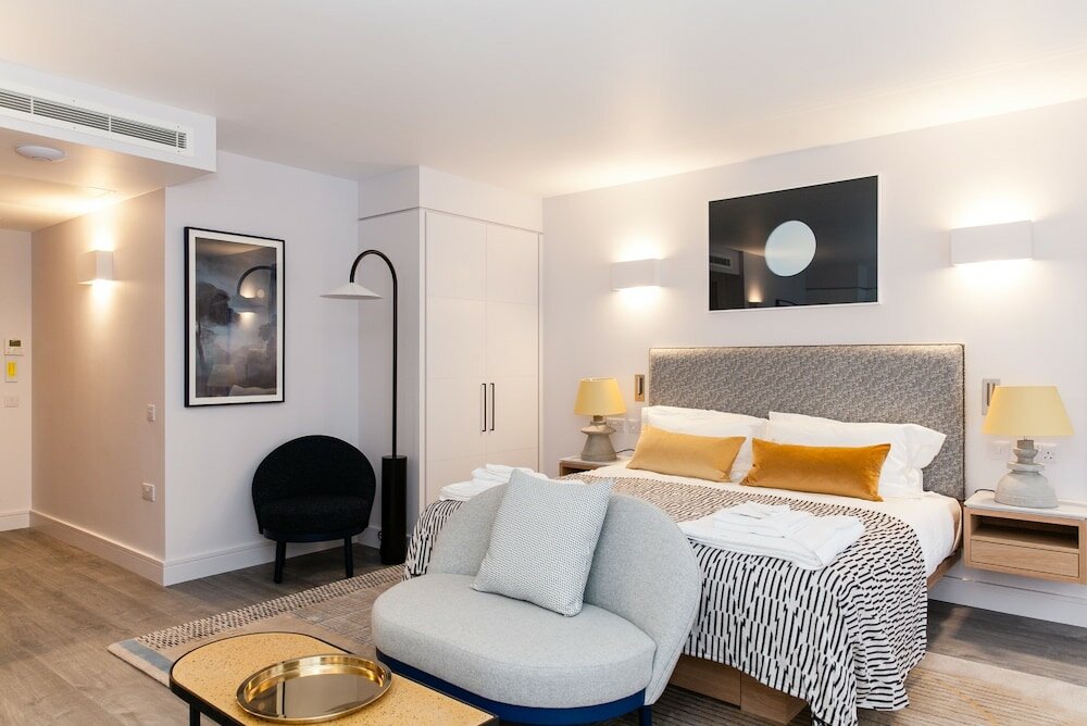 Фото Rockwell East