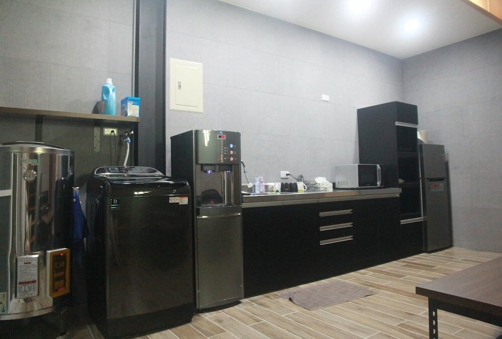 Фото Black House