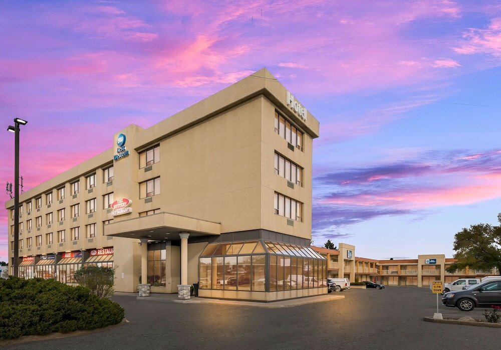 Фото Best Western Voyageur Place Hotel
