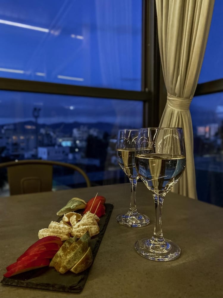 Фото Hypnos Boutique Hotel