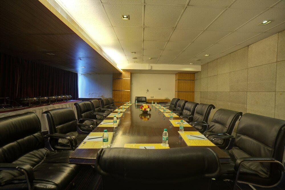 Фото Goldfinch Hotel Mangalore