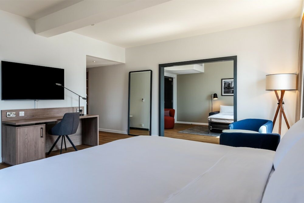 Фото Radisson Hotel Manchester City Centre, A Verified Net Zero Hotel