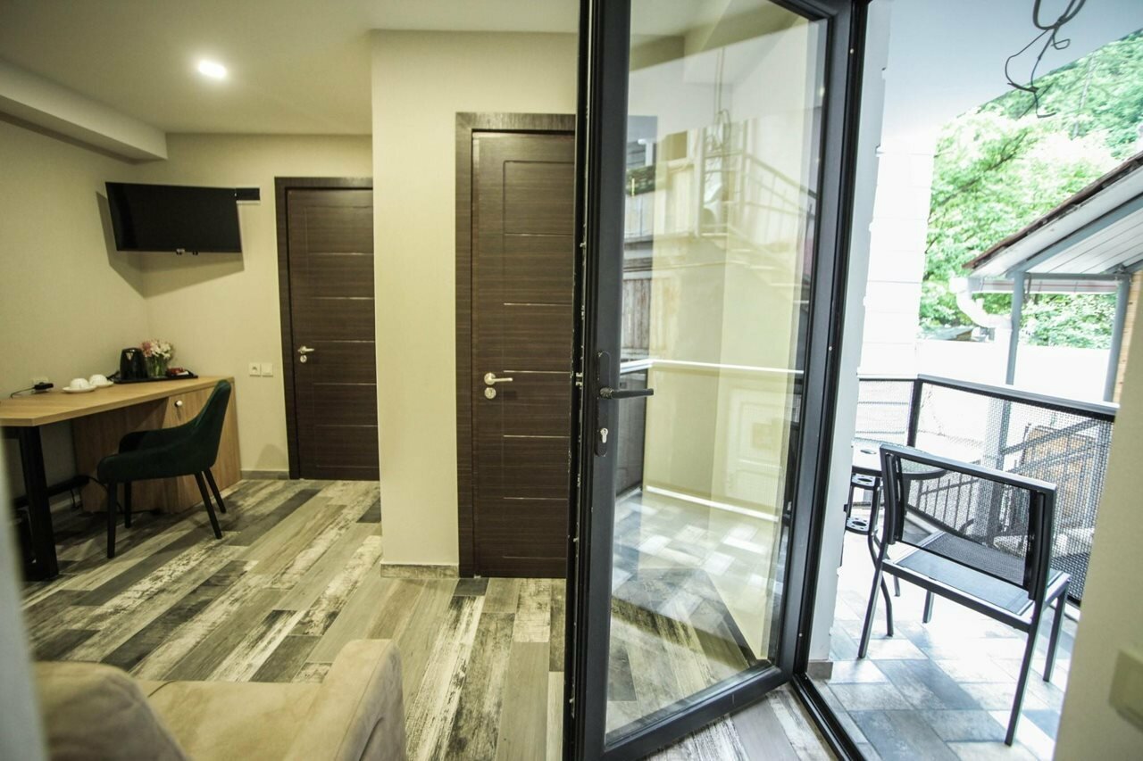 Фото Borjomi Underwood