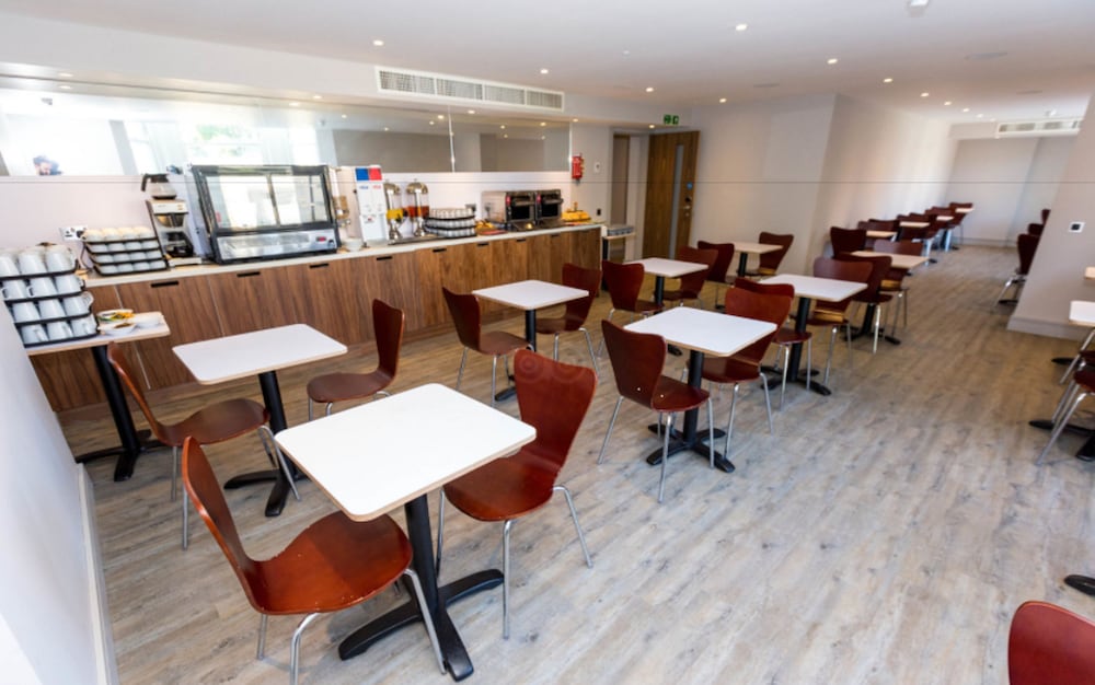 Фото Mowbray Court Hotel