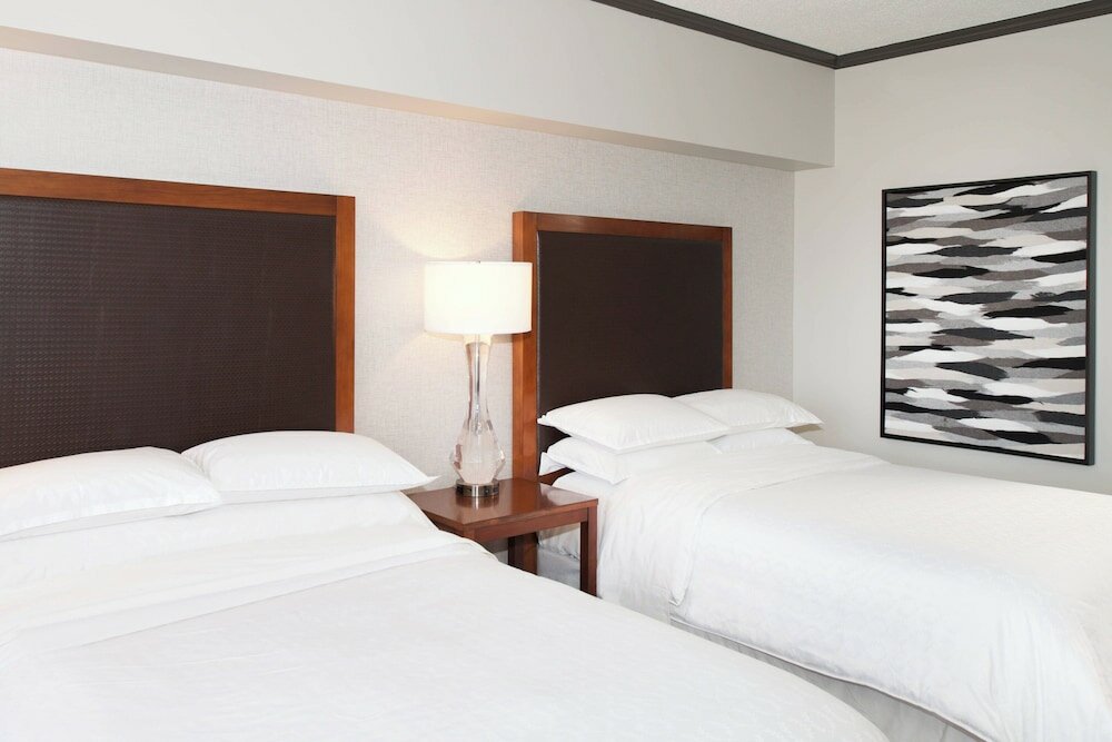 Фото Sheraton Anchorage Hotel & SPA