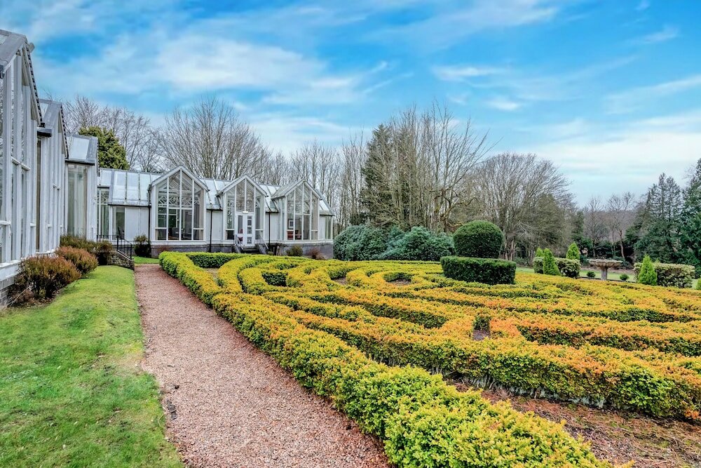 Фото The Landmark Hotel and Leisure Club