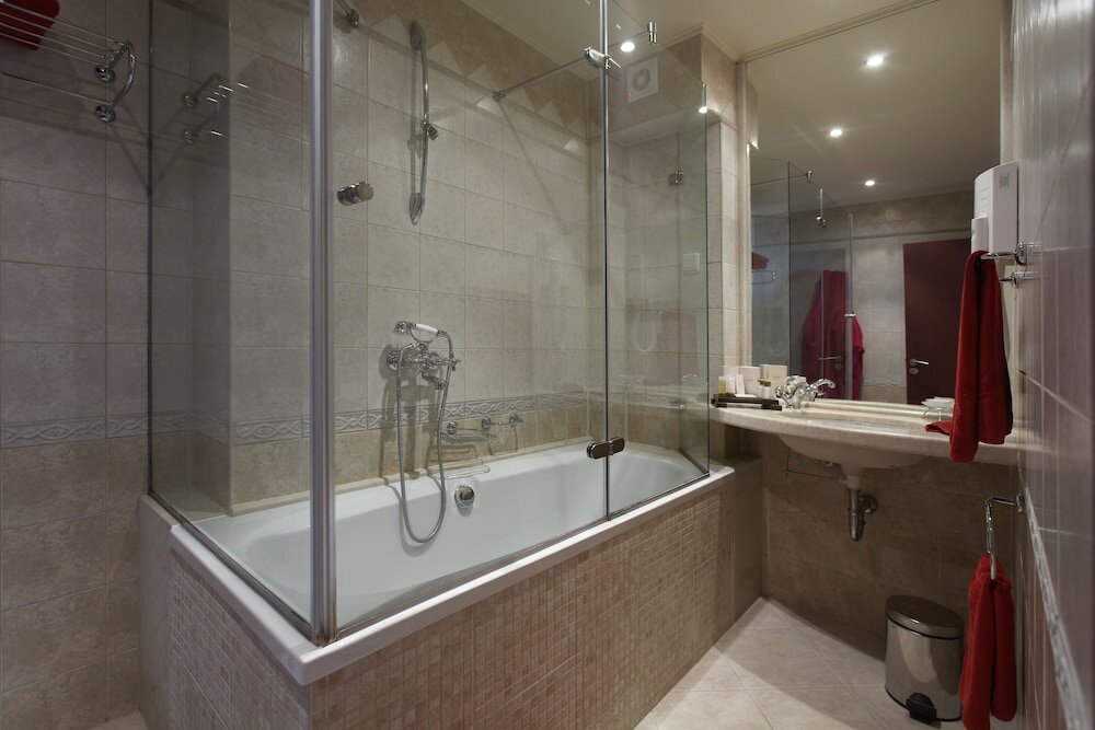 Фото Hotel Capitol