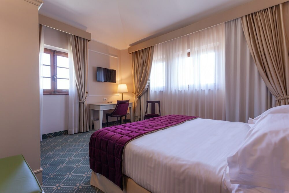 Фото Villa San Lucchese Hotel