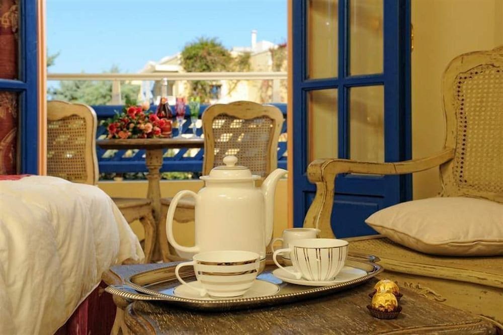 Фото Parthenis Hotel & Suites