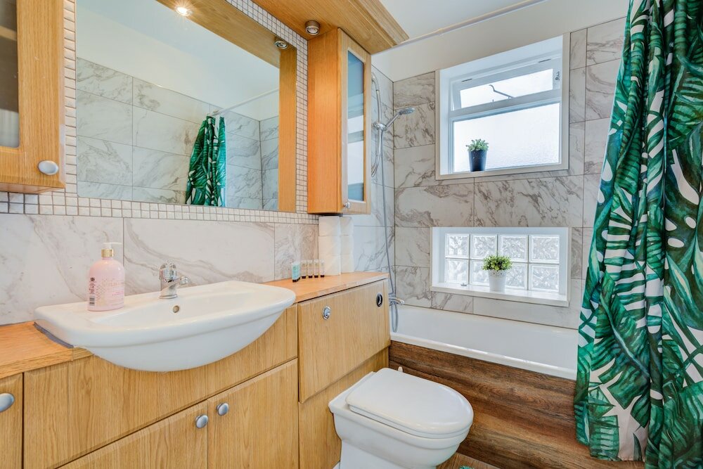 Фото Chester Hotel