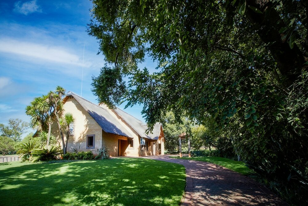 Фото Royal Elephant Hotel & Conference Centre