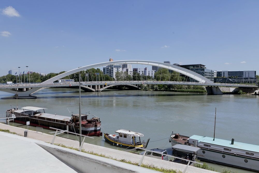 Фото Ibis Lyon Gerland Musée des Confluences