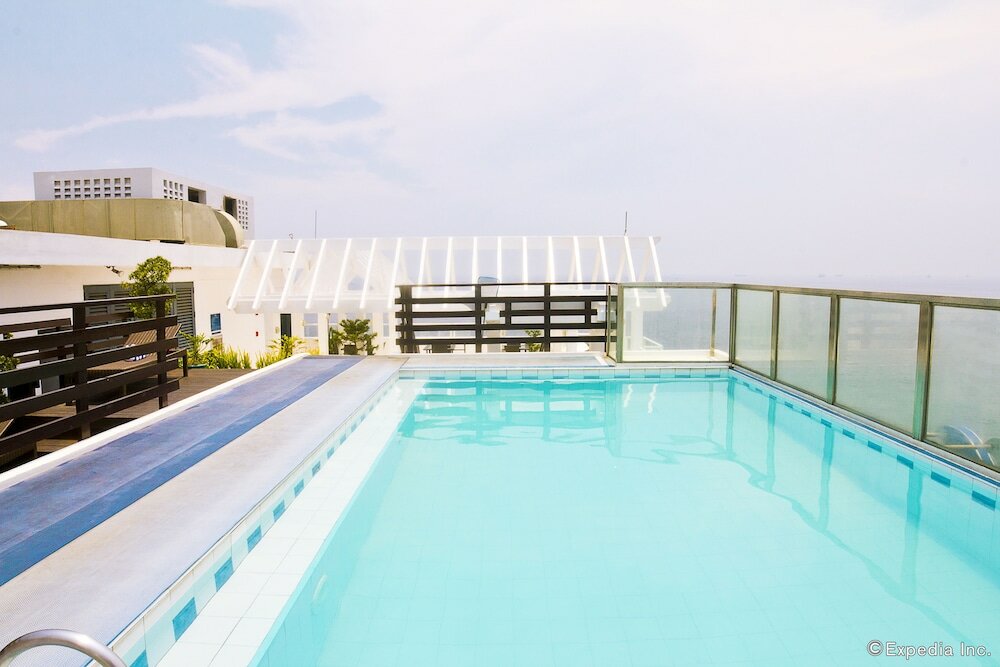 Фото Microtel by Wyndham Mall of Asia