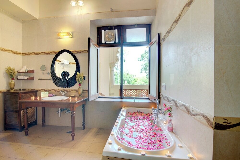 Фото WelcomHeritage Shivavilas Palace