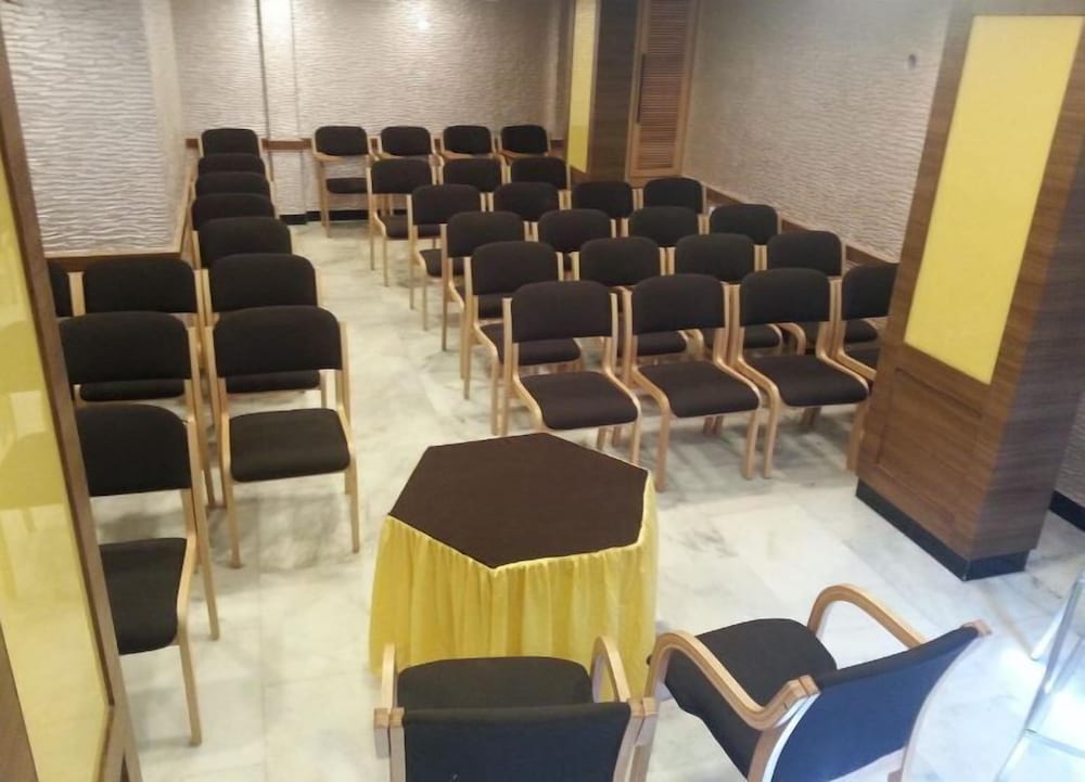 Фото Hotel Naveen