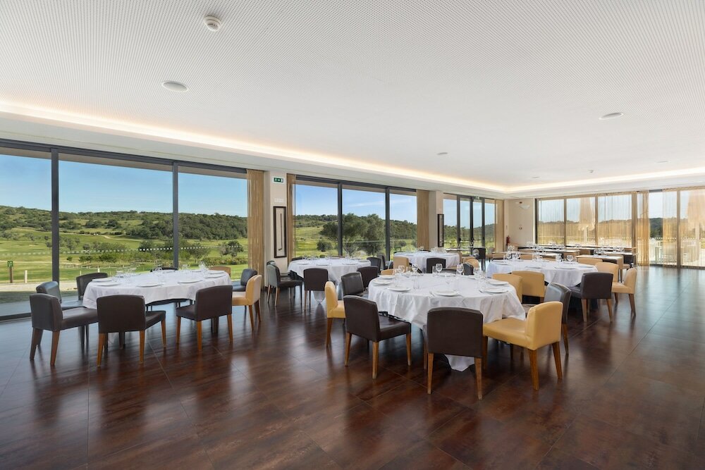 Фото Nau Morgado Golf & Country Club