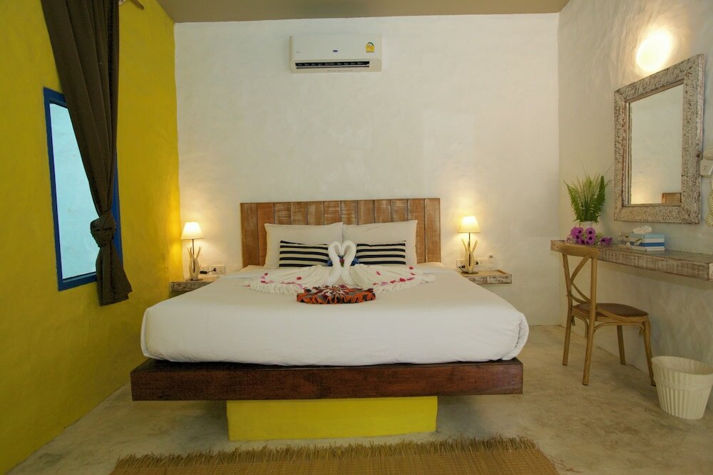 Фото Lime & Soda Beachfront Resort