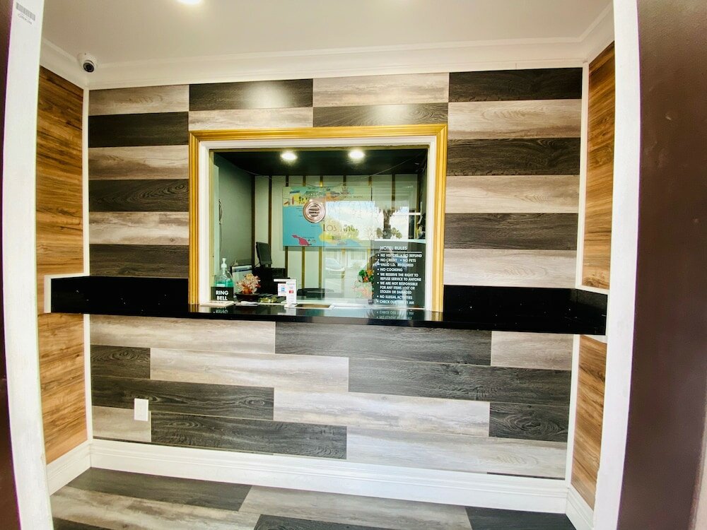 Фото Casa Blanca Inn & Suites