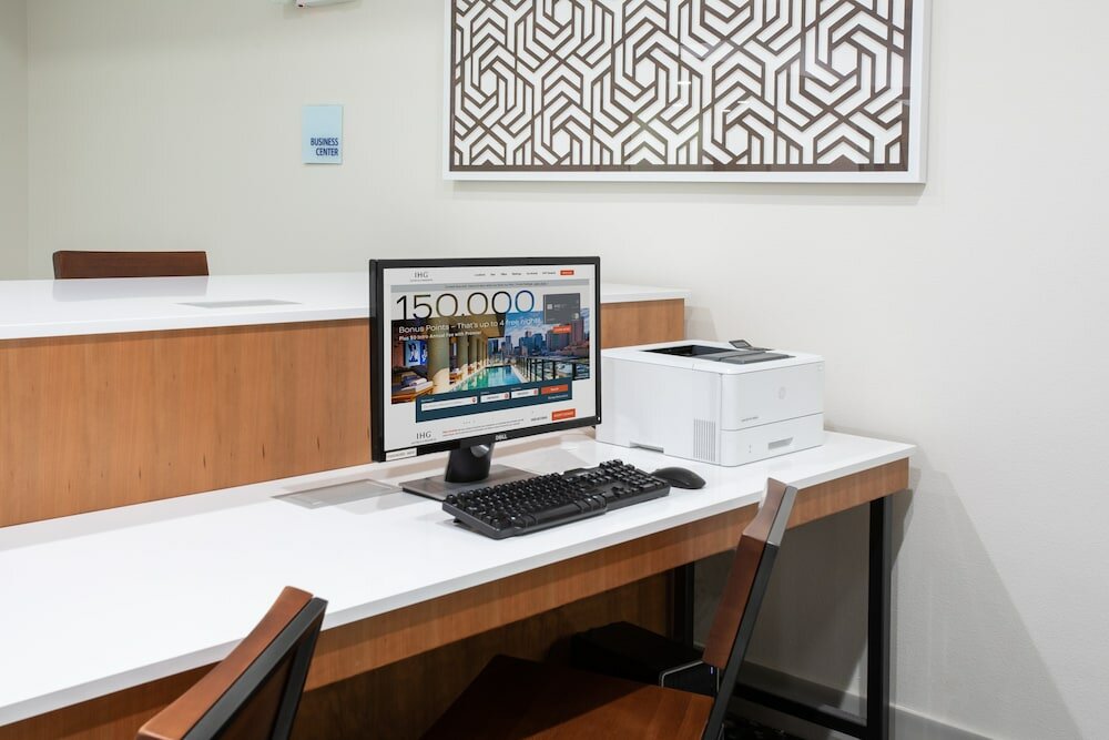 Фото Holiday Inn Express Yreka-Shasta Area, an Ihg Hotel