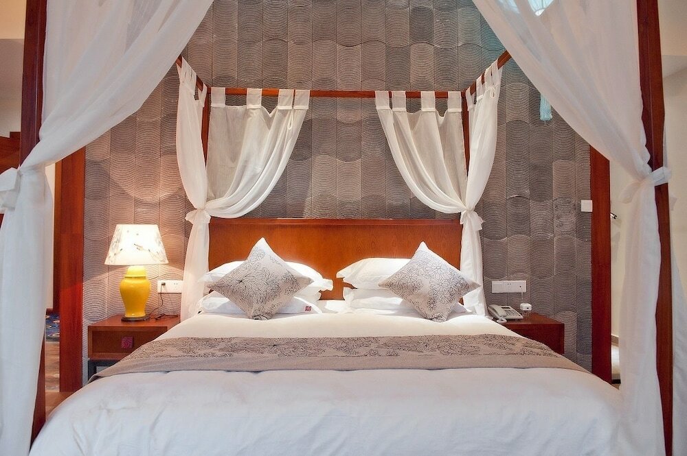 Фото Guilin Crystal Crescent Moon Hotel