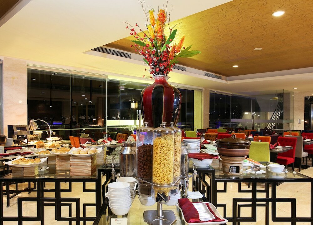 Фото Swiss-Belhotel Makassar