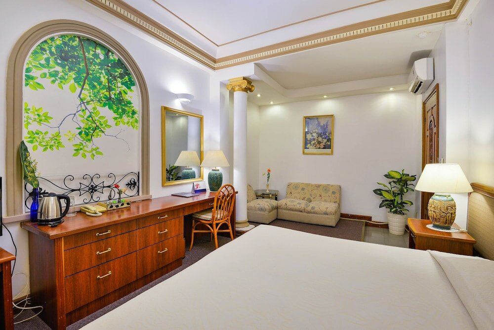 Фото The Spring Hotel