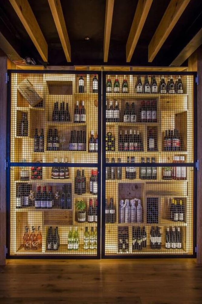 Фото Highlander Hotel Bar Kitchen Rooftop