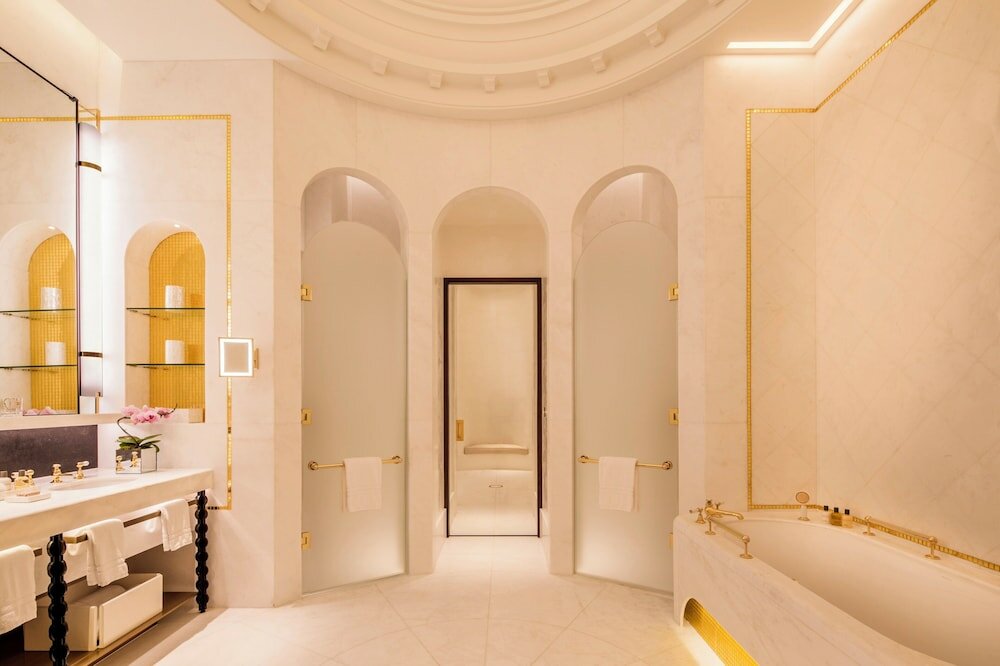 Фото Four Seasons Hotel London at Ten Trinity Square