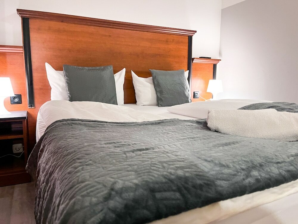 Фото City Hotel West