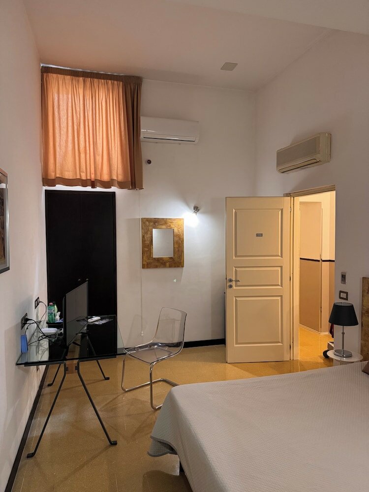 Фото CostantiNapoli 27