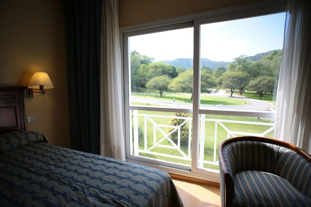 Фото Howard Johnson by Wyndham, Villa General Belgrano