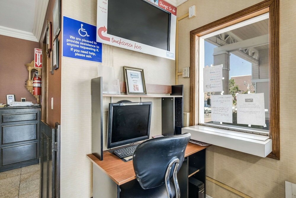 Фото Rodeway Inn Old Town Temecula