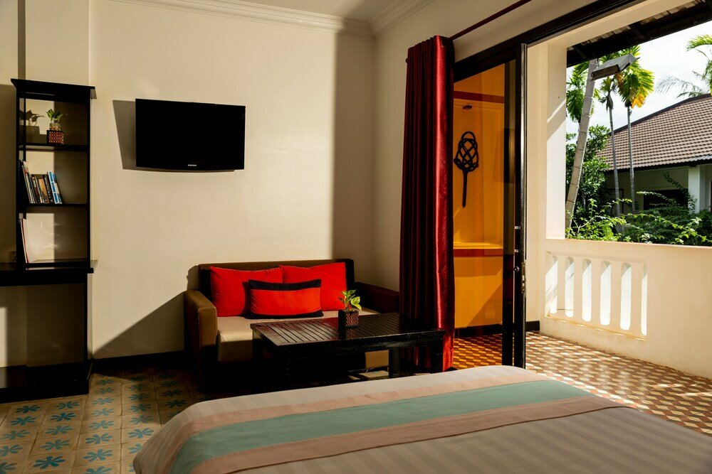 Фото La Residence WatBo Hotel