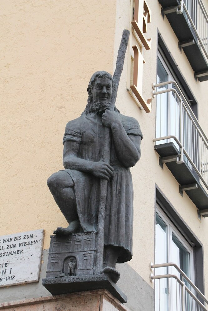 Фото Hotel RIESENJunior by Trip Inn