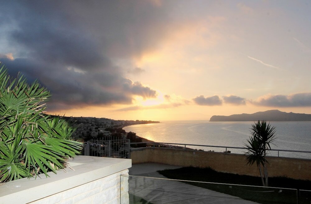 Фото Renieris Hotel