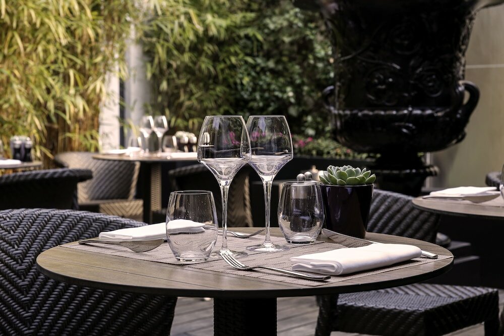 Фото Eastwest Hotel