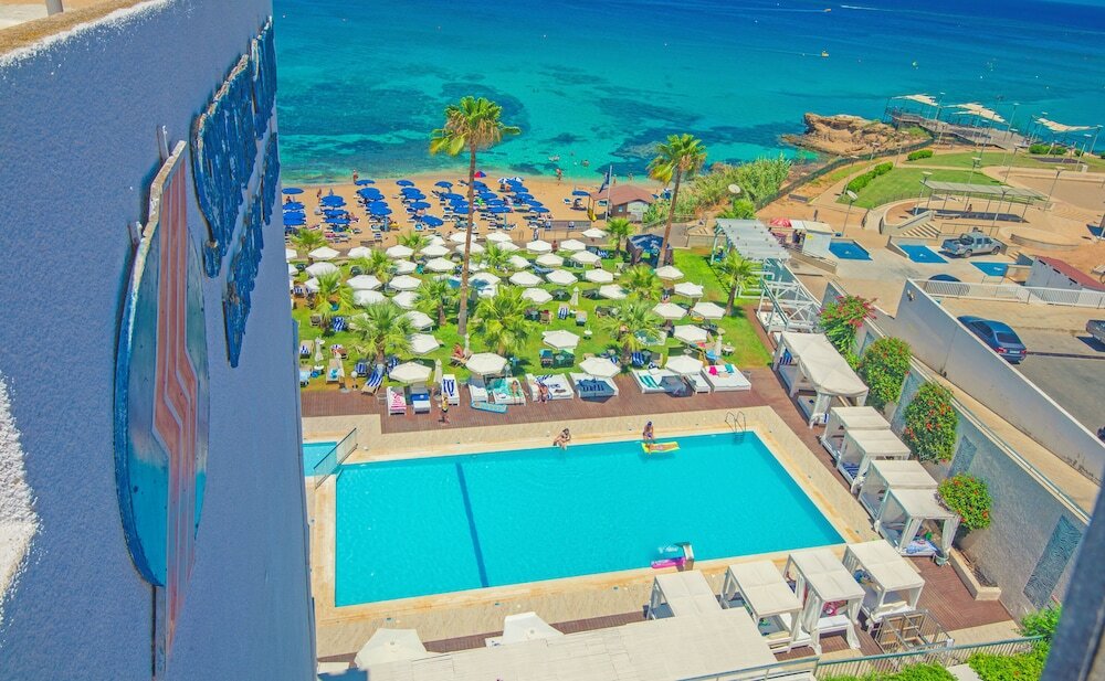 Фото Silver Sands Beach Hotel