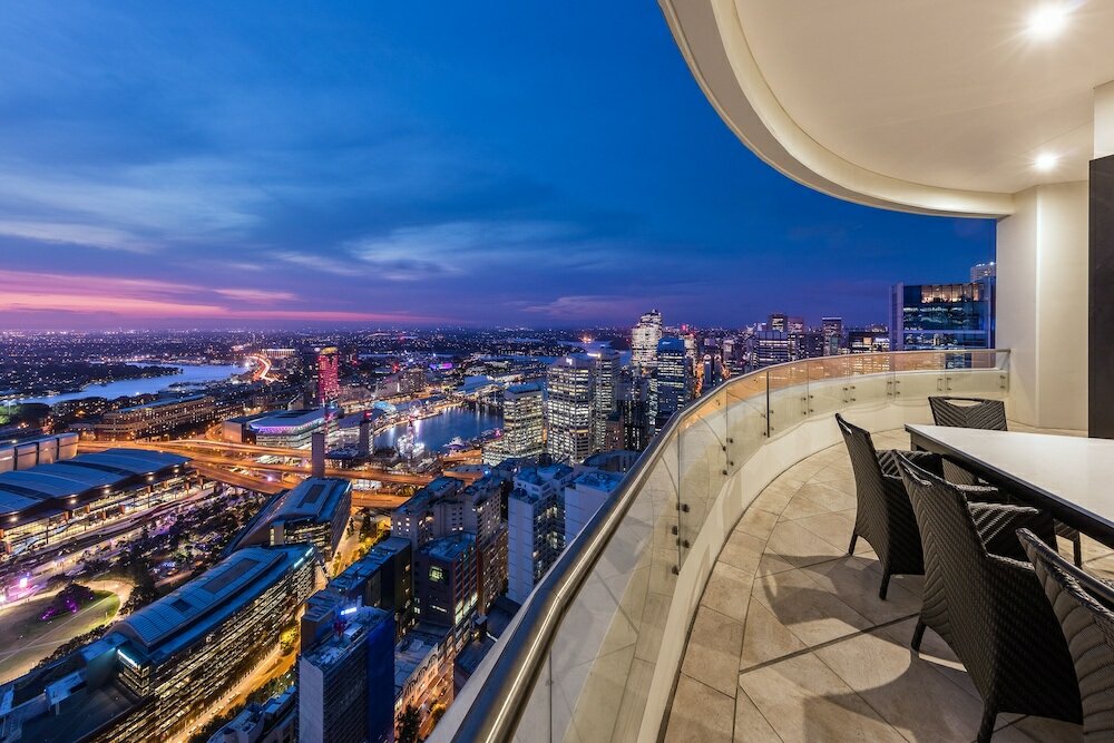 Фото Meriton Suites Kent Street, Sydney