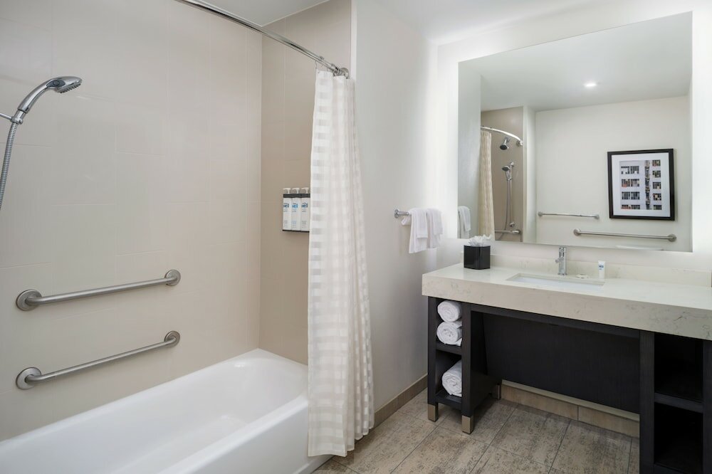 Фото Hyatt House Austin/Downtown