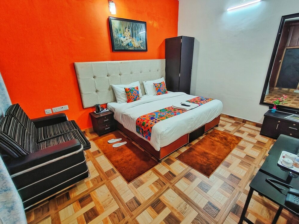 Фото Отель Yash Residency Assi Ghat