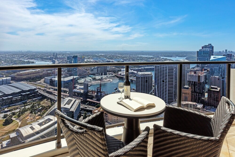 Фото Meriton Suites Kent Street, Sydney