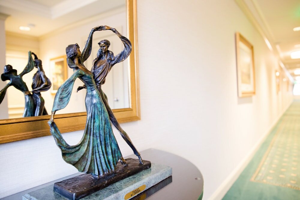 Фото Bell Tower Hotel