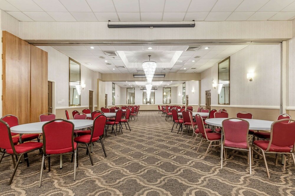 Фото Comfort Inn & Suites Aberdeen near Apg