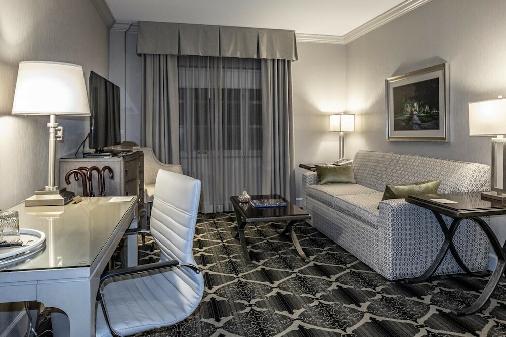 Фото Bell Tower Hotel